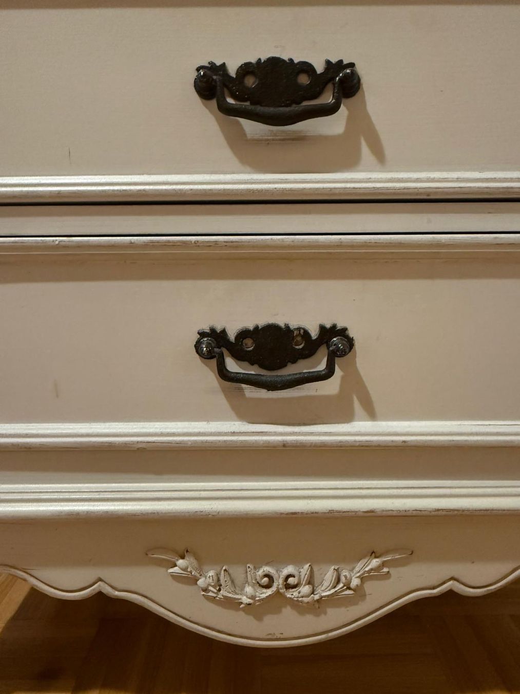 Kommoden: Commode à tiroirs + petite table offerte – Gebraucht aus Bellevue von nic_r2fh 3