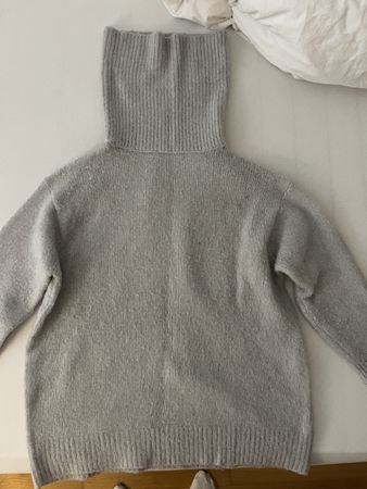 Zara Pullover