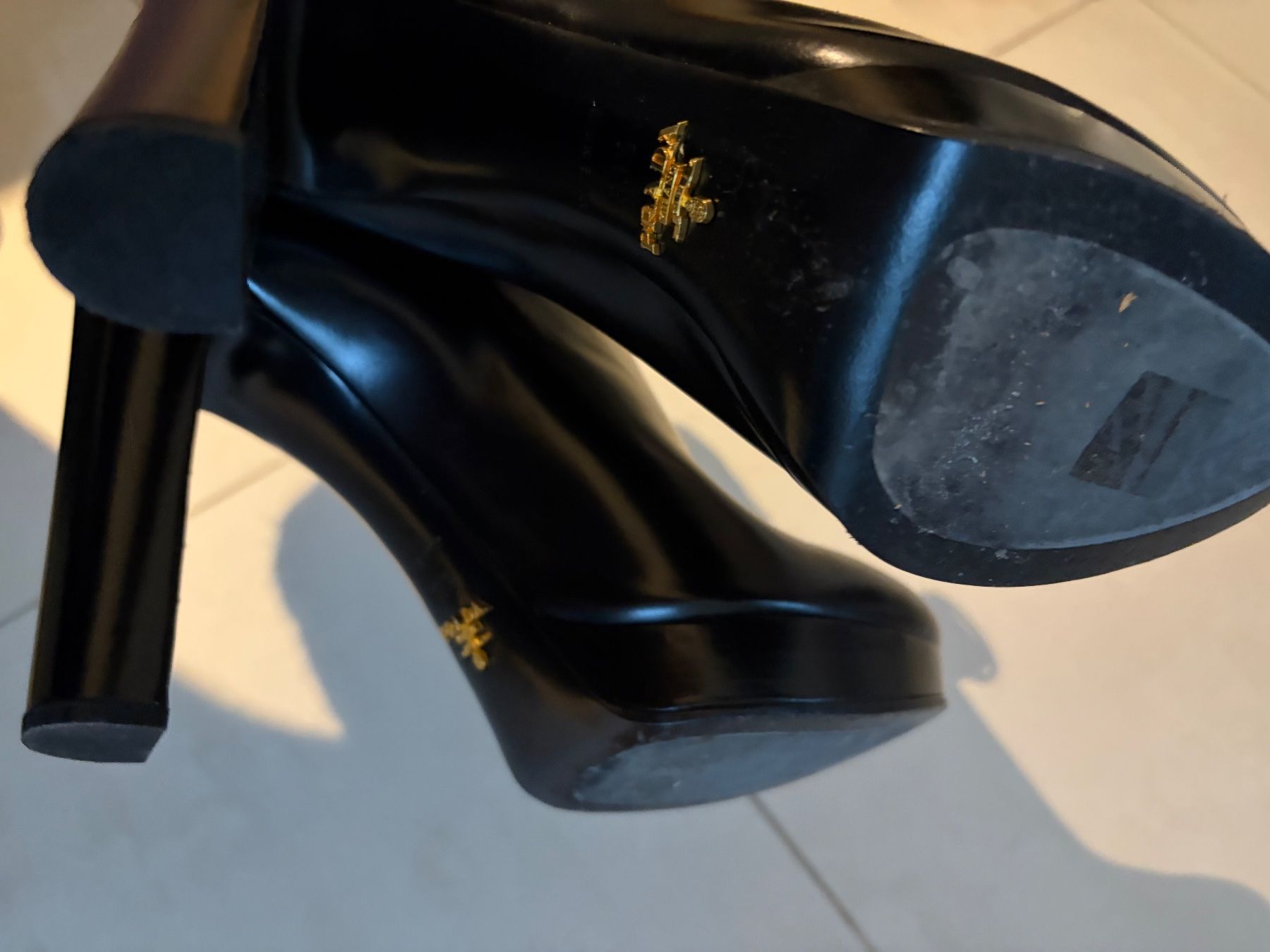 Prada Scarpe da donna: Elegante Prada Stiefeletten, Gr. 39,5 neuwertig – Nuovo (secondo la descrizione) da Zürich venduto da fab_lhd9 3