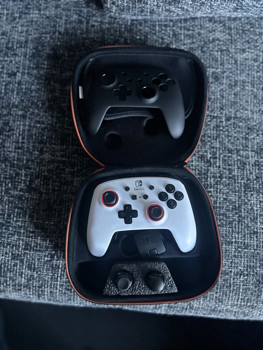 Nintendo Konsolen: Nintendo Switch PowerA Fusion Pro Controller Set mit Tasche – Gebraucht aus Saas-Fee von Yves_El_Knievel 1