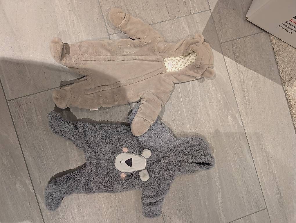 Kleiderpakete & -sets: Winteranzüge Baby 50/56 – Gebraucht aus Sissach von deb_8rxp