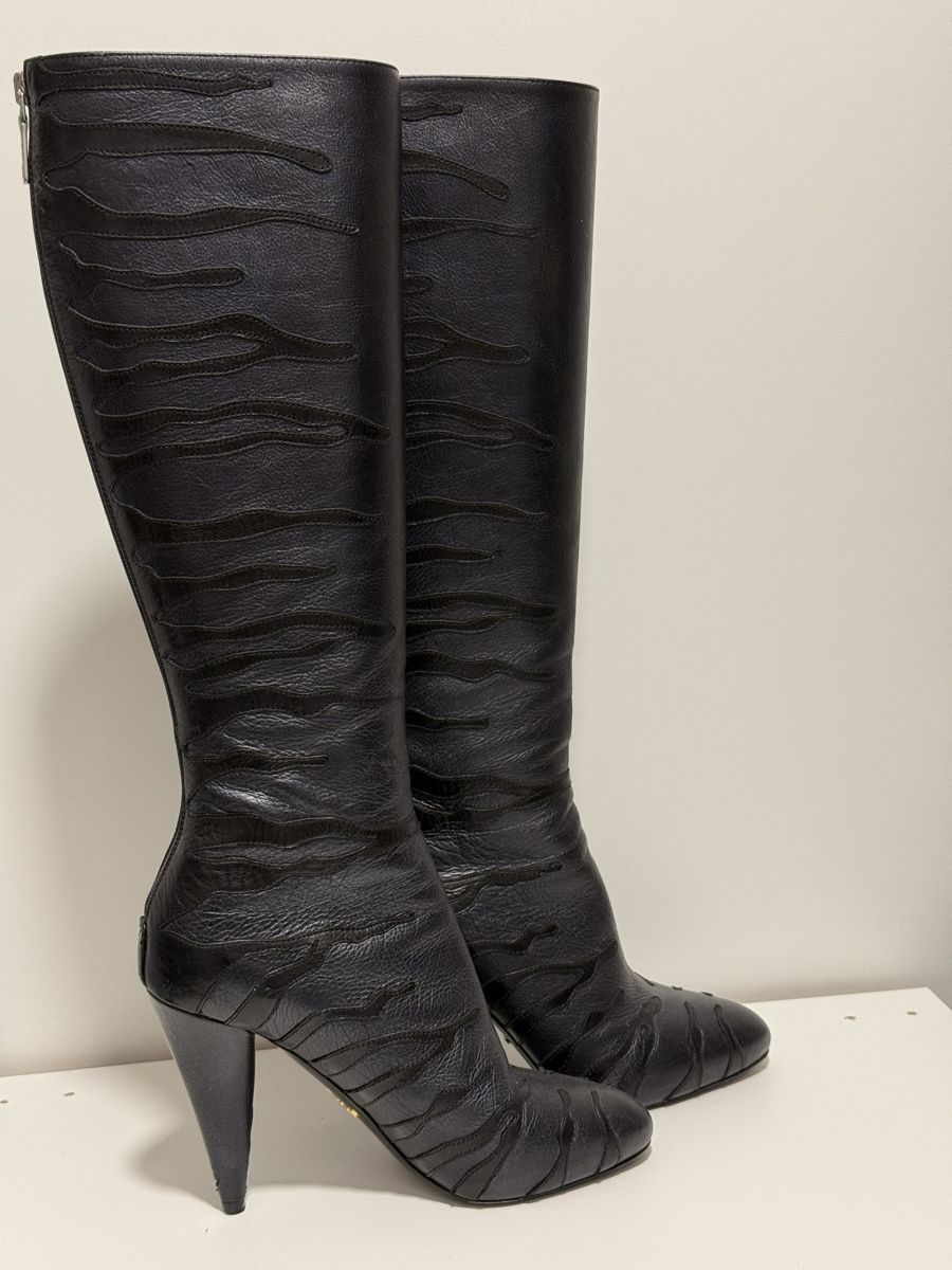 Prada Scarpe da donna: PRADA Stiefel im Metallic look – Usato da Buchs ZH venduto da KittyInStyle