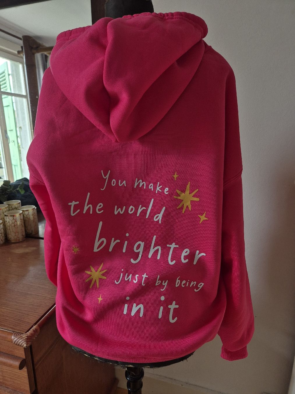 Maglioni & Felpe: Sweat à capuche rose vif "Light Bringer" taille M – Nuovo (secondo la descrizione) da Yverdon-les-Bains venduto da somiou 1