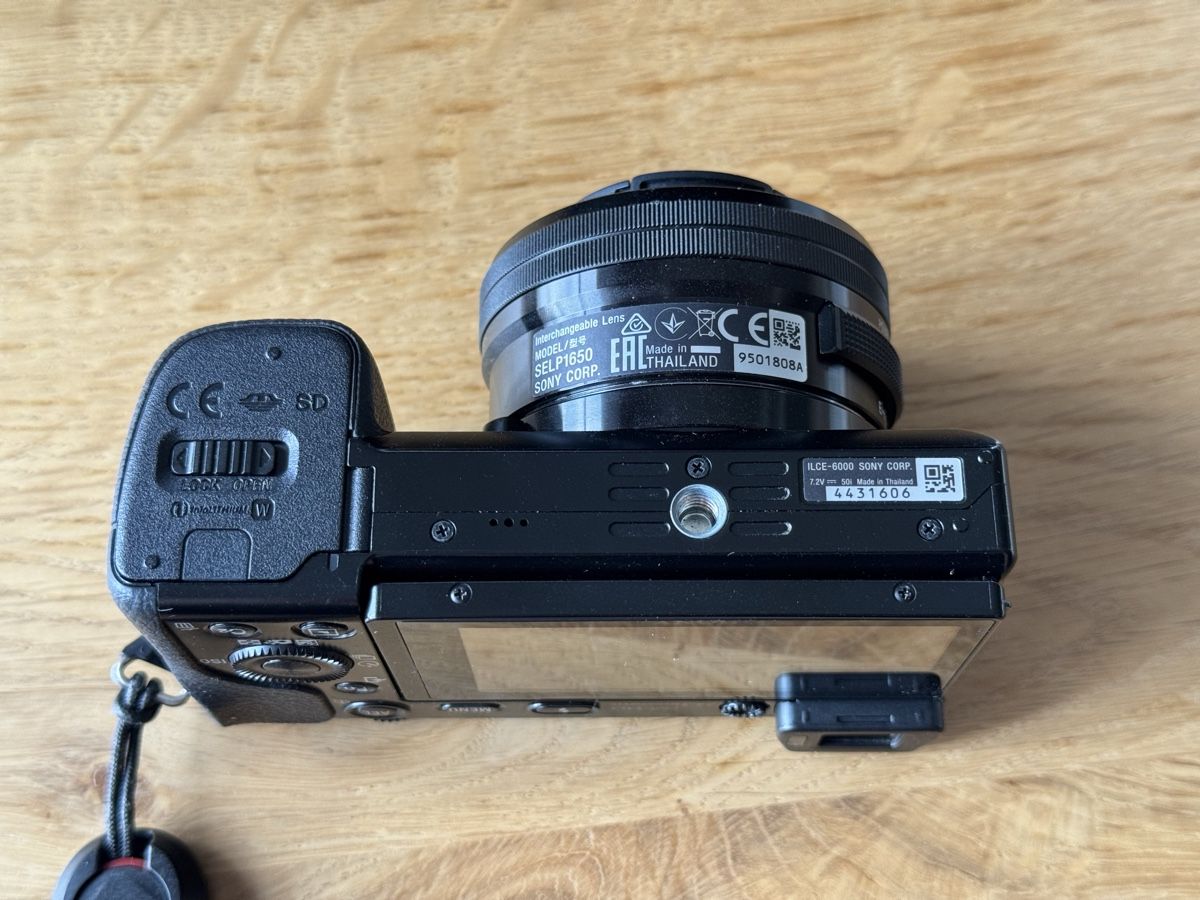 Sony Kamera: Sony A6000 mit Peakdesign Handschlaufe, Tasche u Hoya Filter – Gebraucht aus Oberlunkhofen von ste_vtj5 4