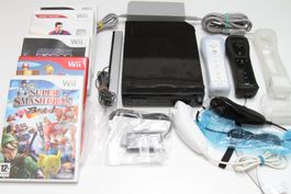 Nintendo Wii mit HDMI-Adapter und Spielen