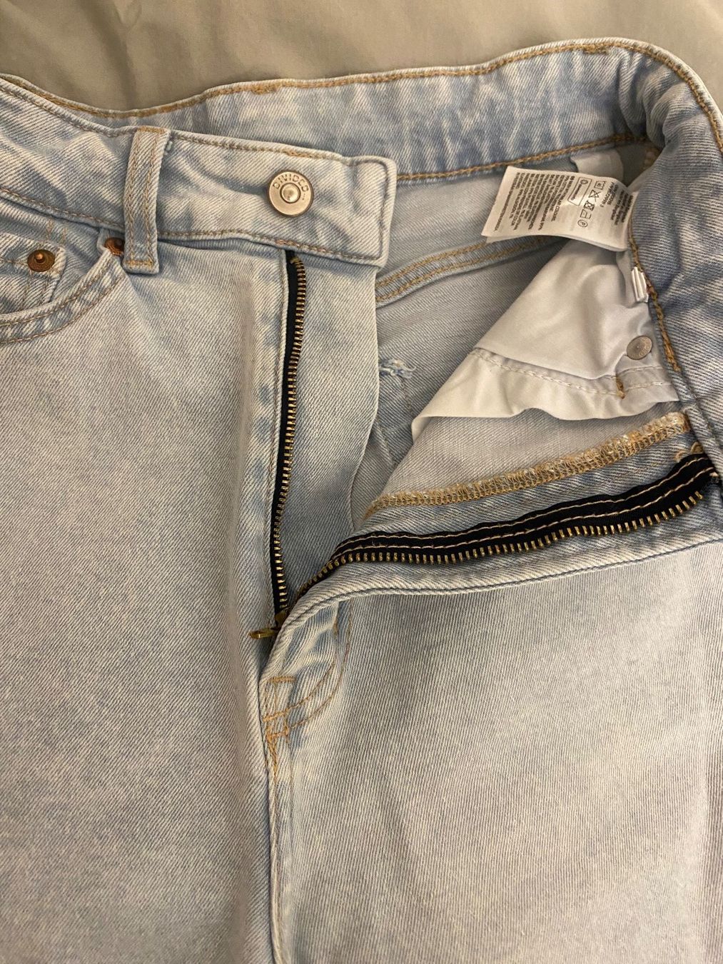 H&M Jeans: H&M Mom Jeans Grösse 36 – Usato da Cham venduto da Eliissa 4