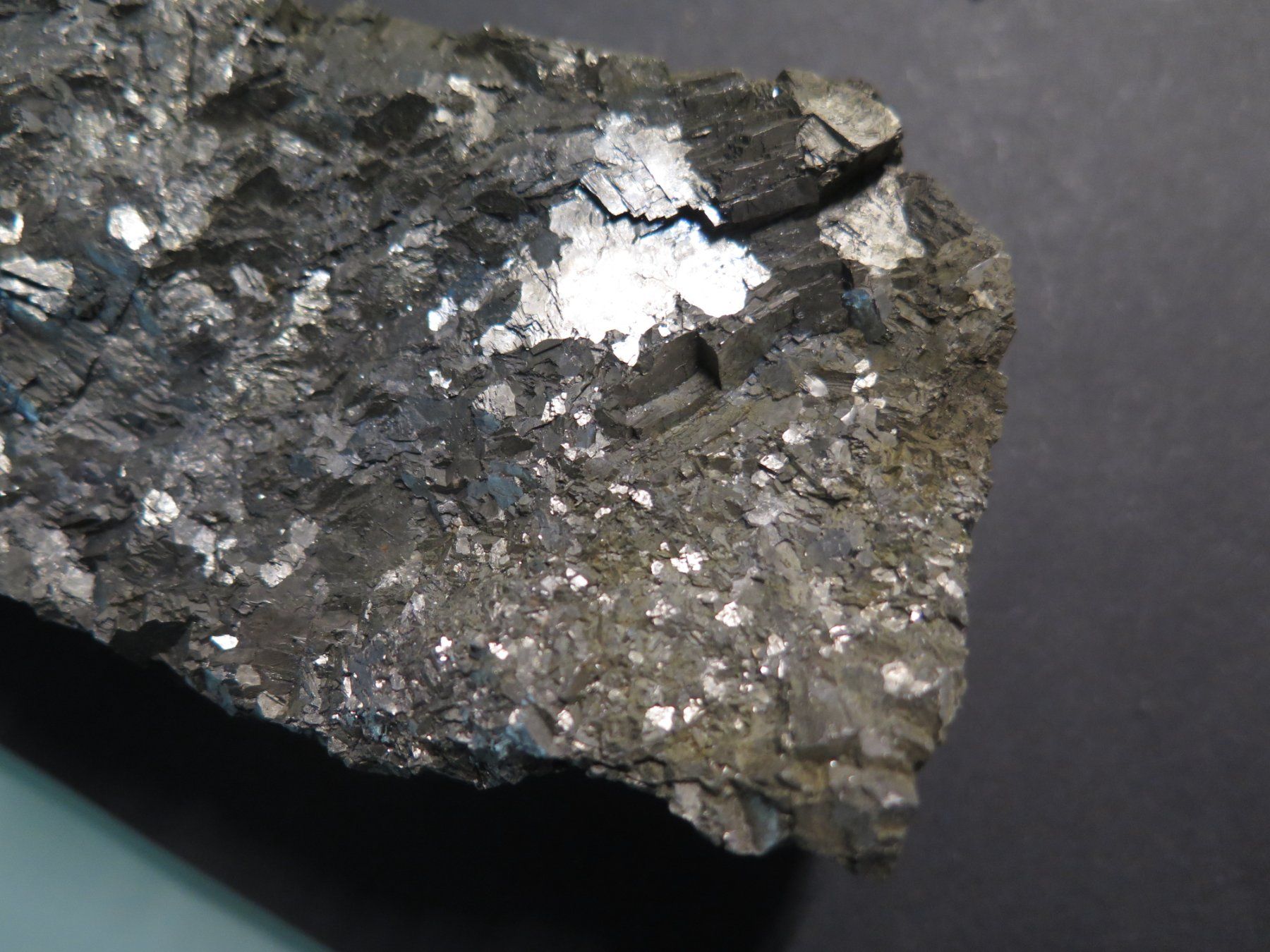 Minerali & Pietre curative: Ferro Vanadium von Duisburg ca. 724 gr. – Usato da Schaffhausen venduto da Yamakana51L8736OQ8 7