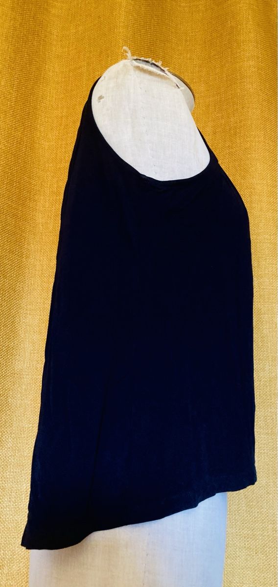 Tops: Top noir à fermoir métallique – Gebraucht aus Ardon von hel_2sxp 5