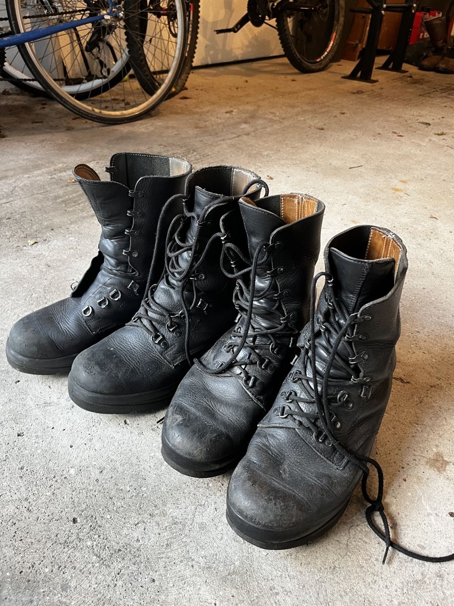 Minerva Chaussures hommes: 2x Kampfstiefel – D'occasion à Zürich par Minas_Moria