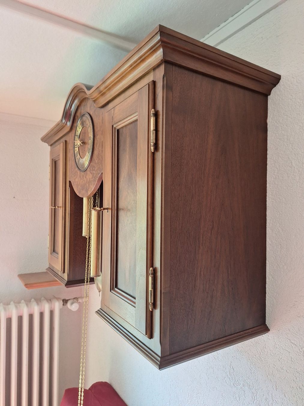 Armadi: Hängemöbel mit Uhr – Usato da Altstätten SG venduto da man_m9rv 2