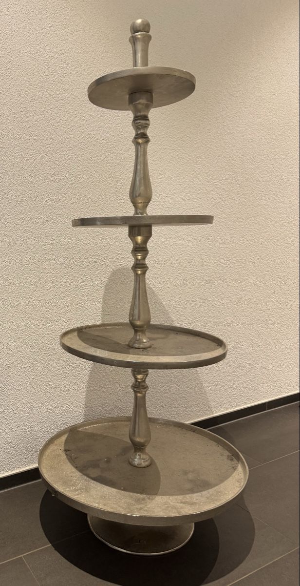 Tutte le decorazioni: Etageren 4-stufig Metall silberfarben  – Usato da Gossau SG venduto da kat_kz86 1