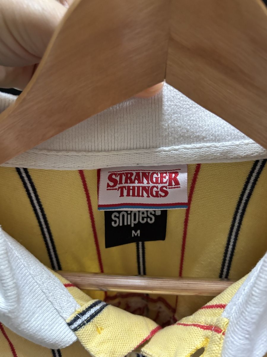 Magliette Polo: Stranger Things Snipes Polo Shirt Yellow Size M – Nuovo (secondo la descrizione) da La Chaux-de-Fonds venduto da joa_jk5g 3