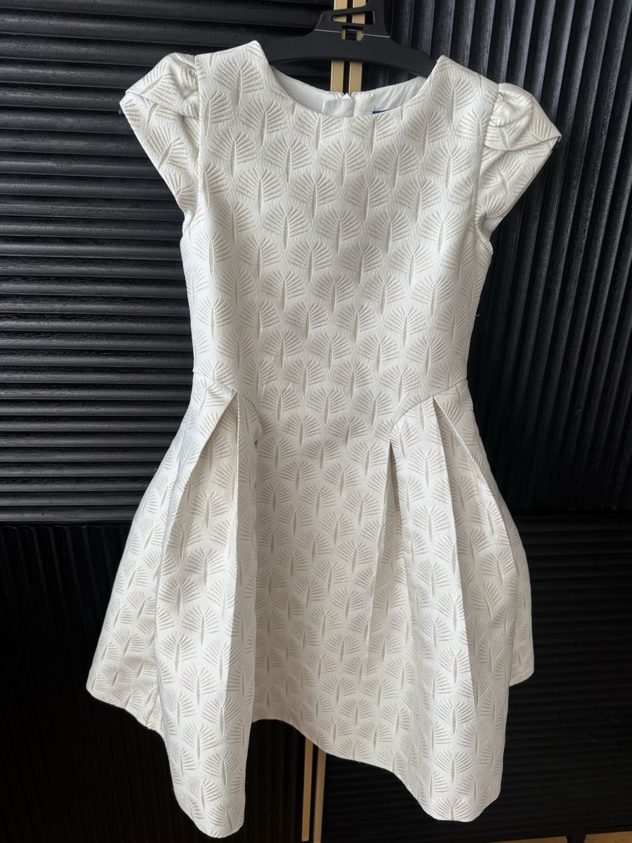 Vestiti & Gonne: Okaidi size 116 – Usato da Blonay venduto da art_7f87