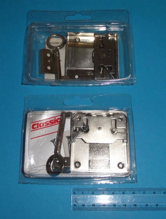 2 neue Türschlösser für Schränke ect.