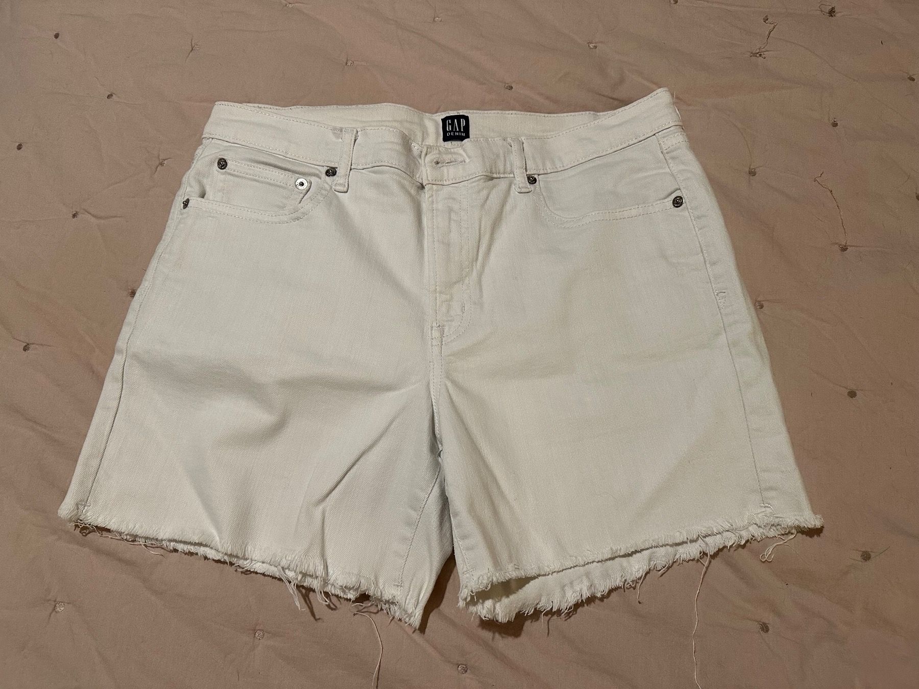 Gap Jeans: Short GAP t.40 – Nuovo (secondo la descrizione) da Sion venduto da DayJenn