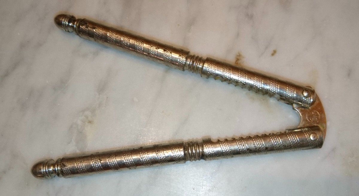 Greifer: Ancien casse-noix argenté HMQ – Gebraucht aus Châtelaine von fil_7lqg 1