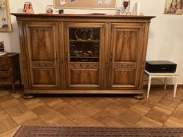 Buffetschrank - Massivholz - Maserfurnier - antik