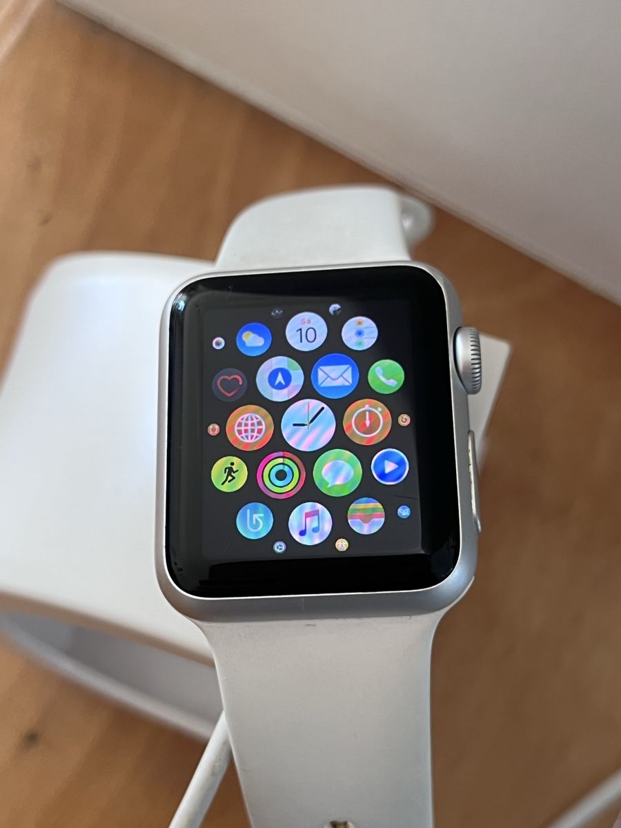 Apple Smartwatch: Apple Watch Series 2, 38mm, Silber – Gebraucht aus Kriens von sta_tx75
