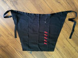 Schürze schwarz mit Chili-Motiv neuwertig