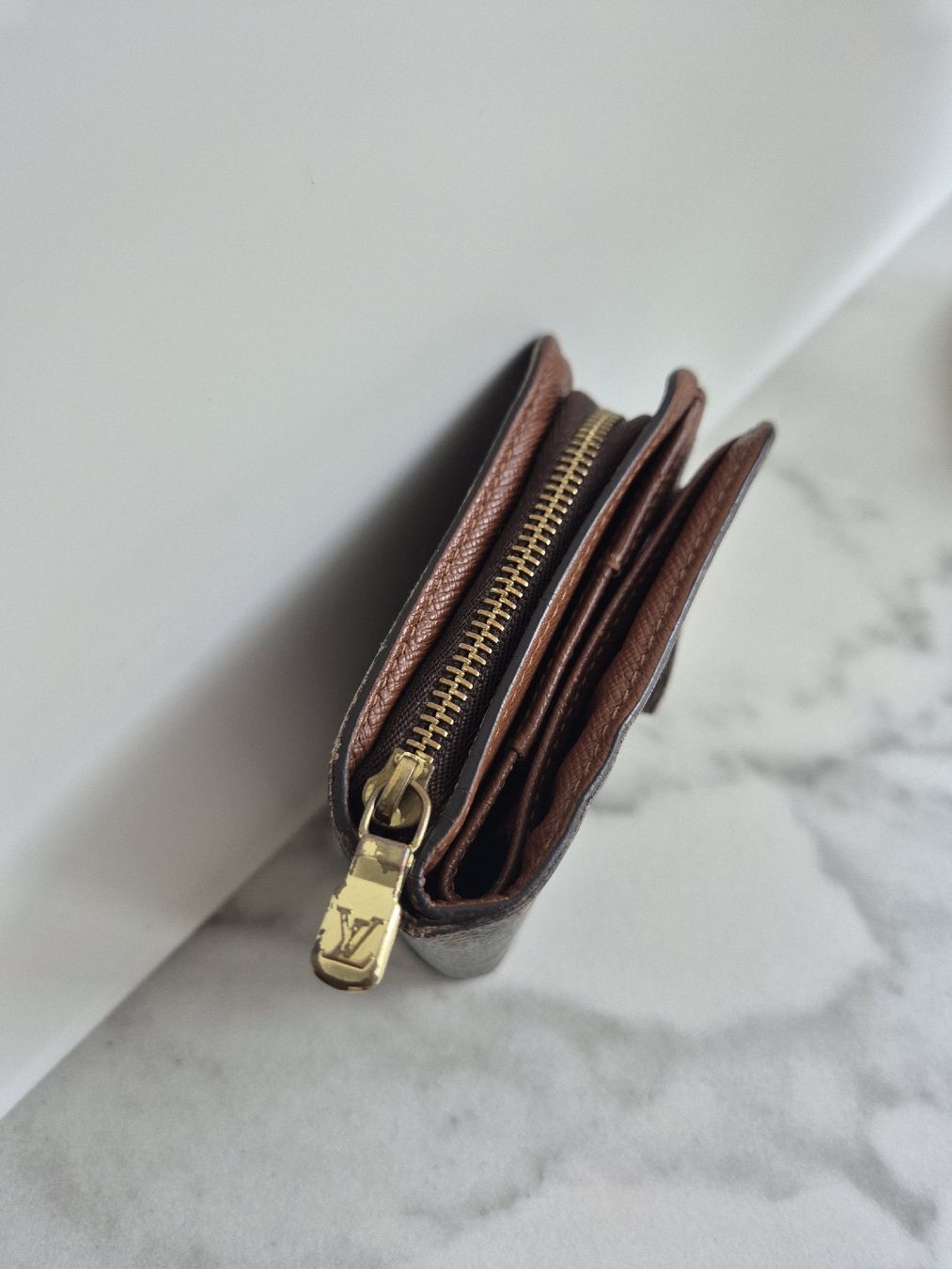 Louis Vuitton Portamonete: Louis Vuitton Portemonnaie Compact Zip Wallet – Usato da Weisslingen venduto da Airgate 4