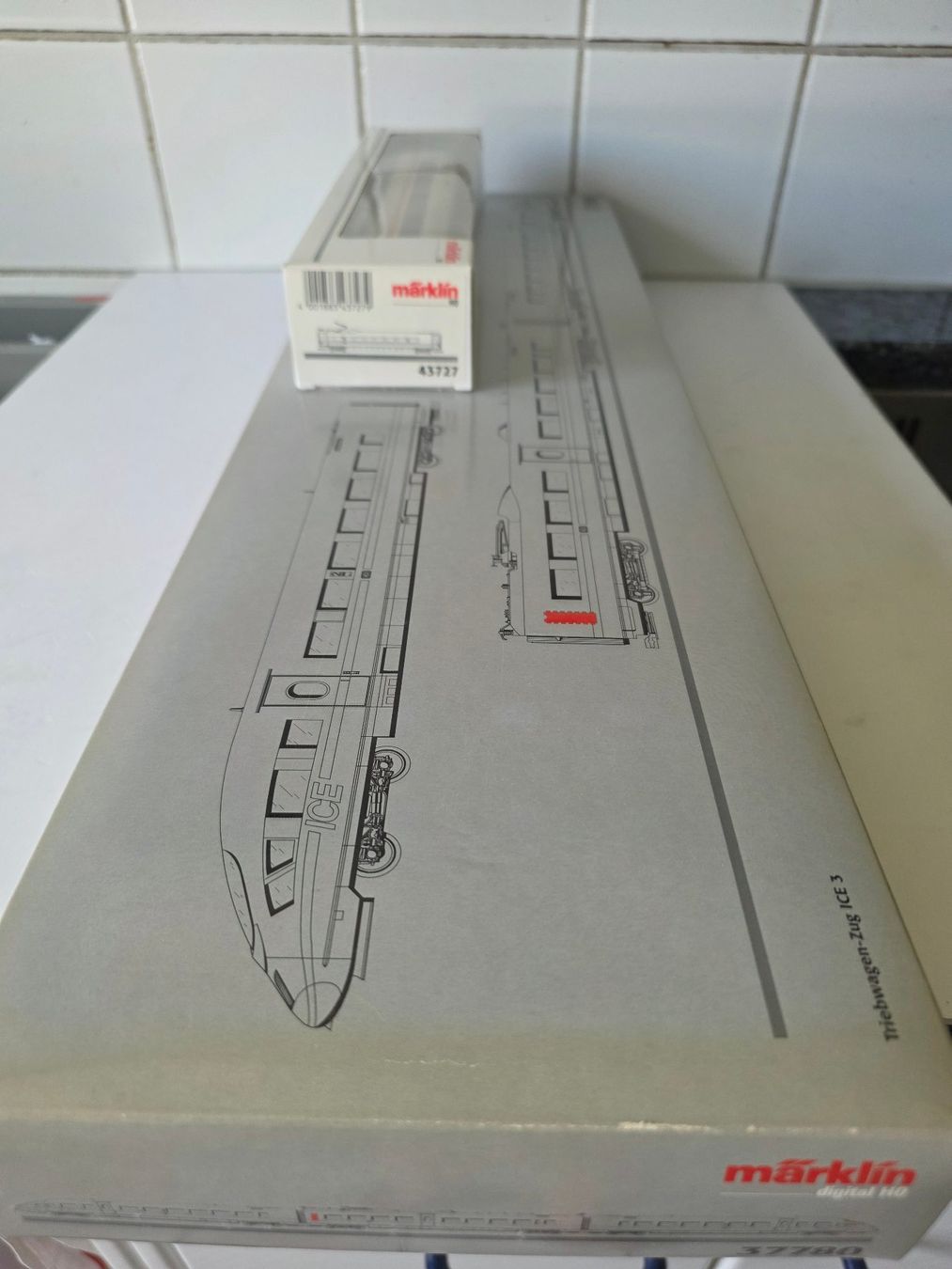 Märklin Modelleisenbahnen: DB 4-teiliger ICE 3, BR 406, Digital – Gebraucht aus Seuzach von Loeckeli01 9