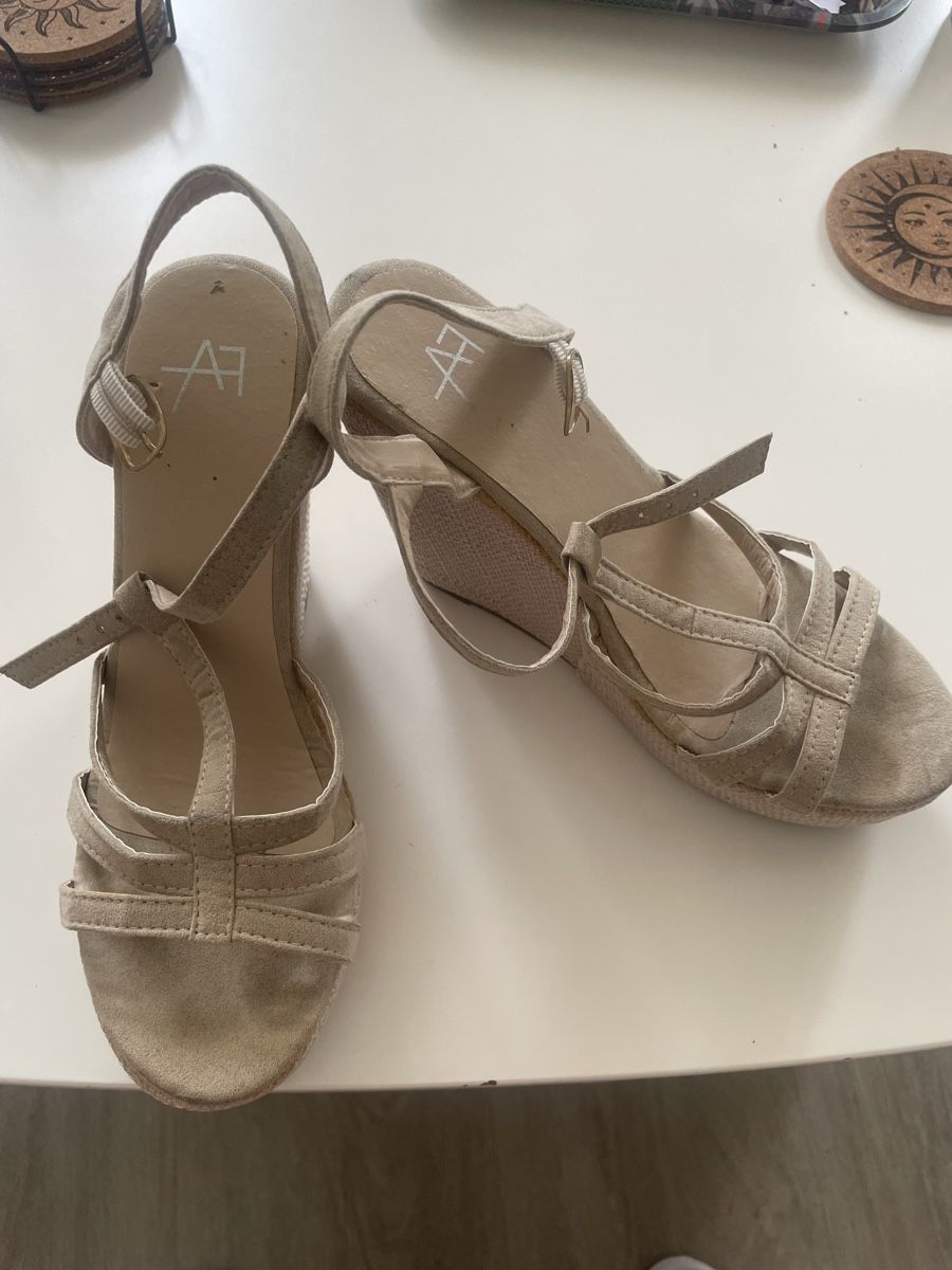 Scarpe da donna: Sandales compensées  – Usato da Biel/Bienne venduto da sonja0210 1