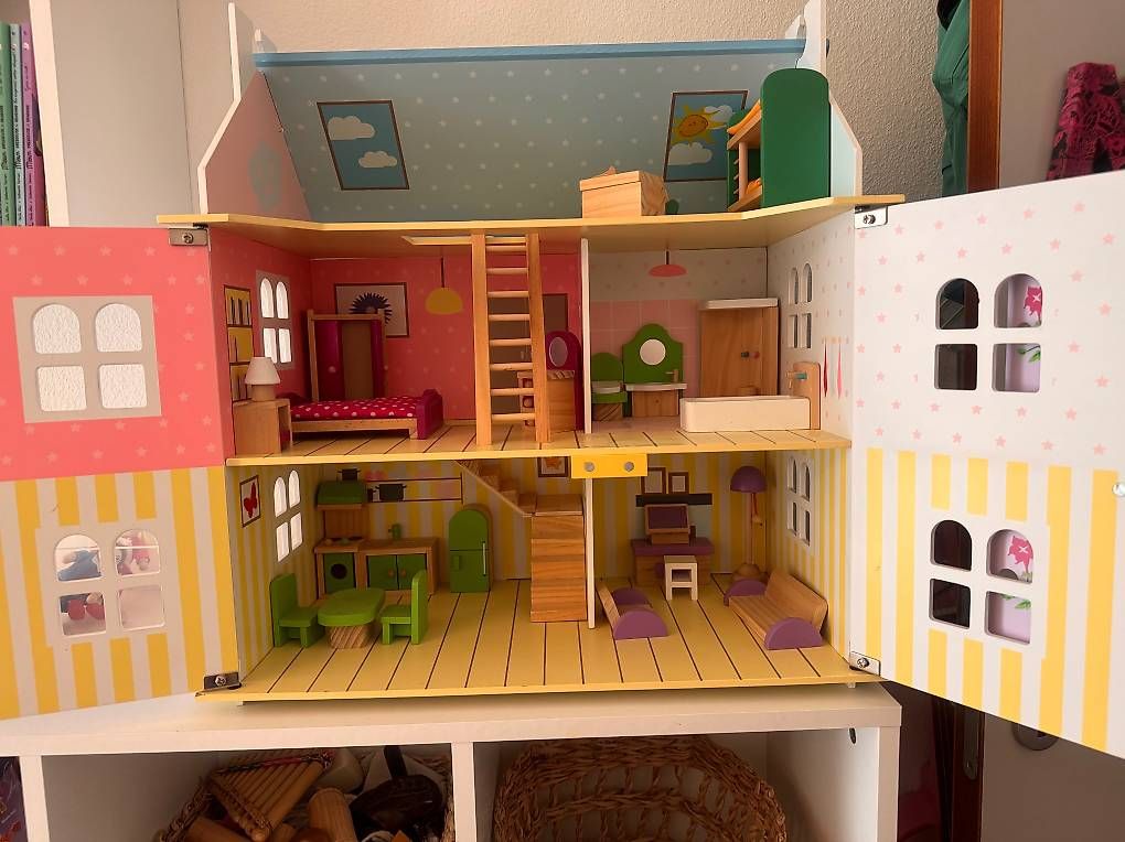 Case e mobili per bambole: Maison de poupées en bois – Usato da Petit-Lancy venduto da simdaph 1