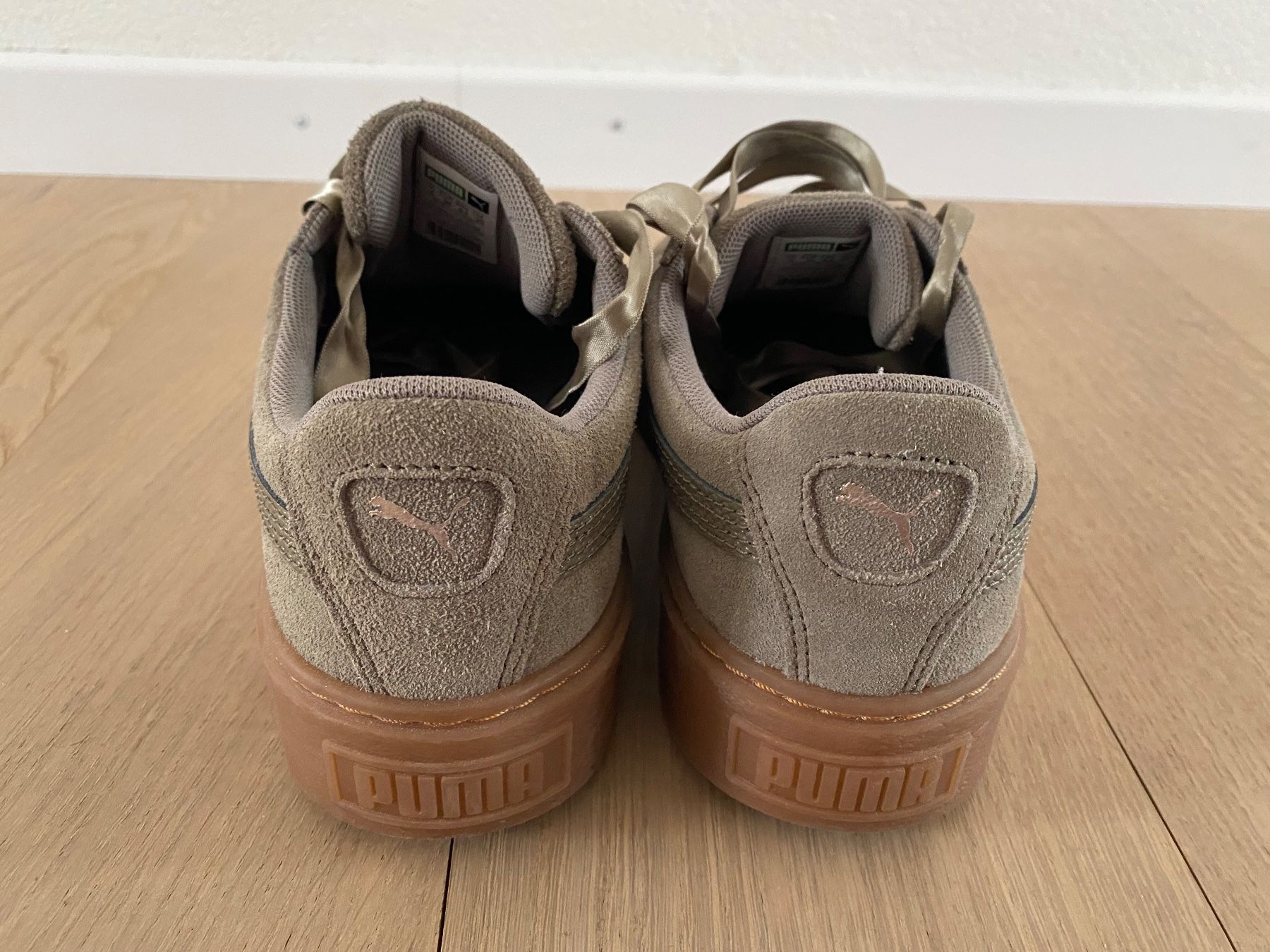 Puma Damenschuhe: Puma Suede olivegrün (Gr. 39) – Gebraucht aus Schlieren von vivid_wrld 2