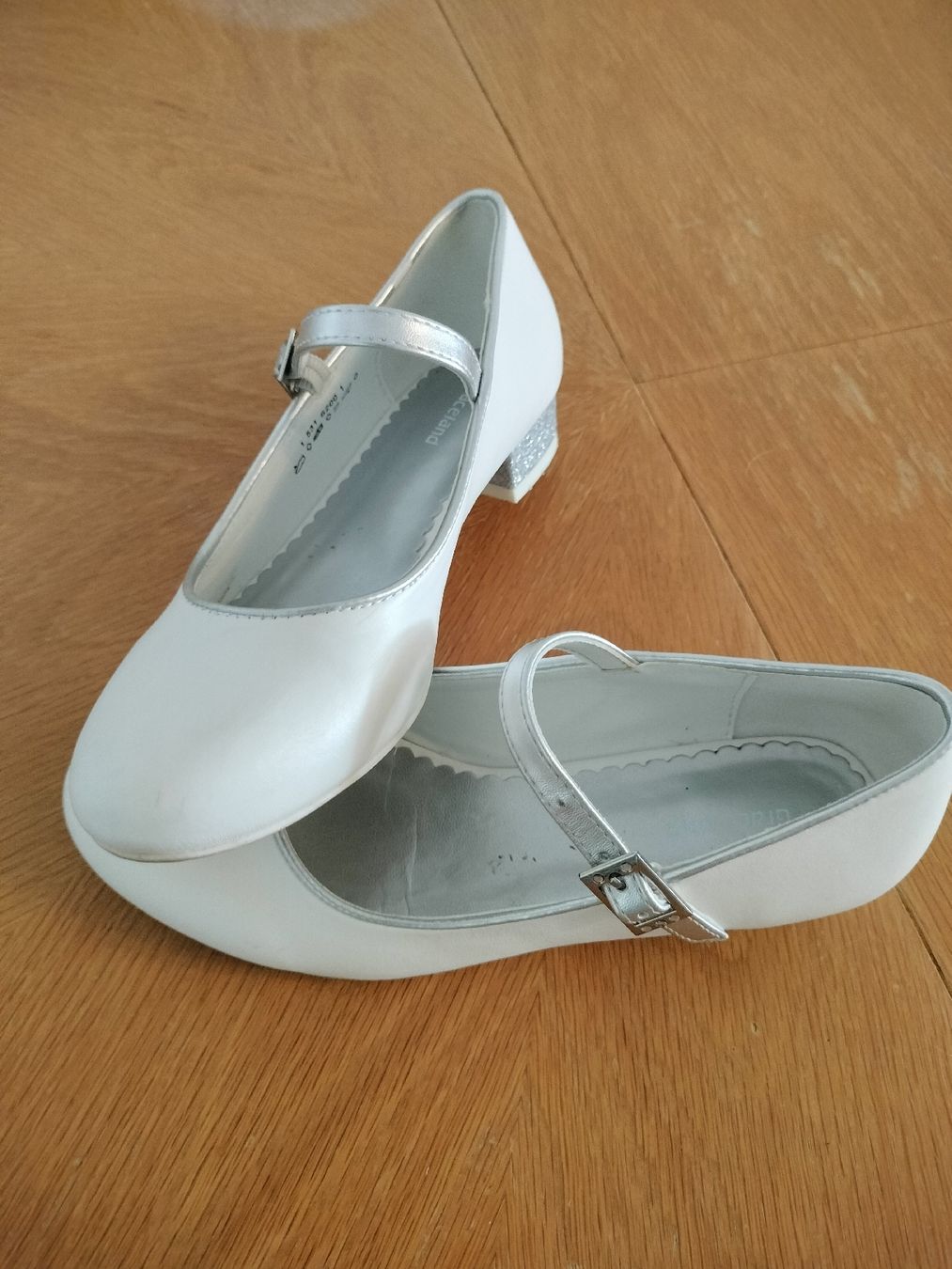 Scarpe per ragazze: Schuhe Größe 35 – Usato da Oftringen venduto da sweden03 1