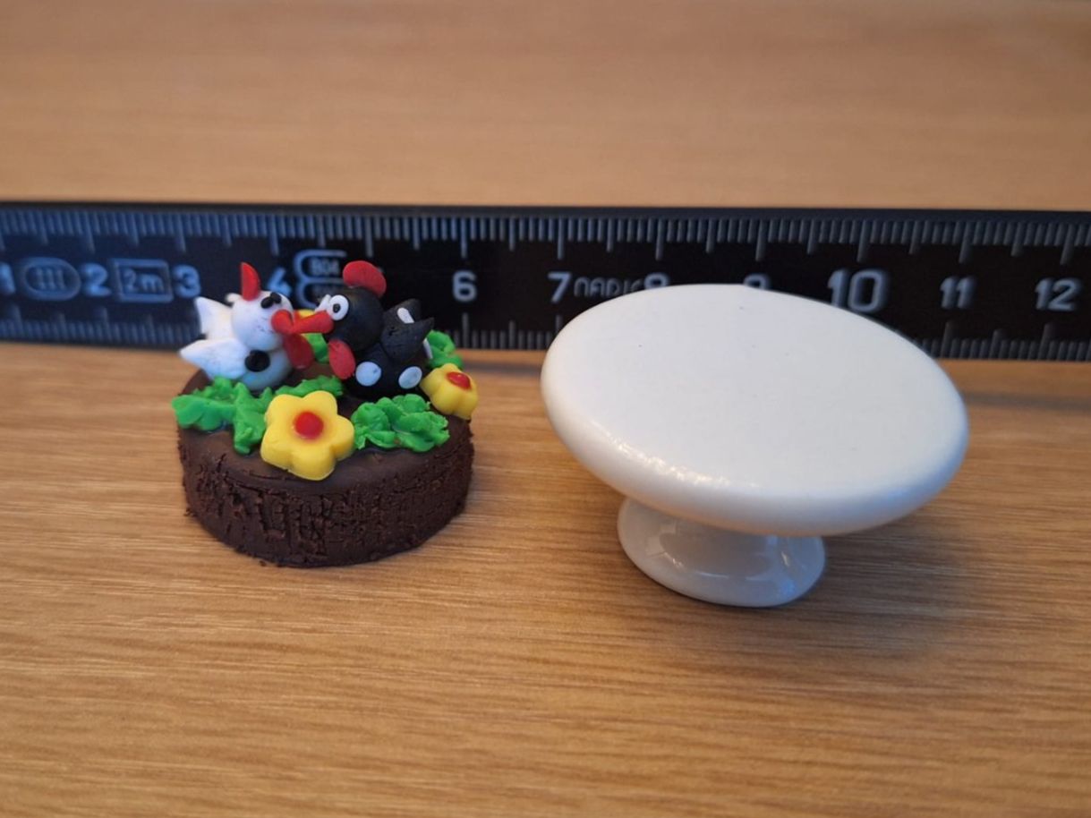 Case e mobili per bambole: Handmade Hühner Torte mit Tortenplatte – Nuovo (secondo la descrizione) da Zürich venduto da HandmadeTinyFood 1