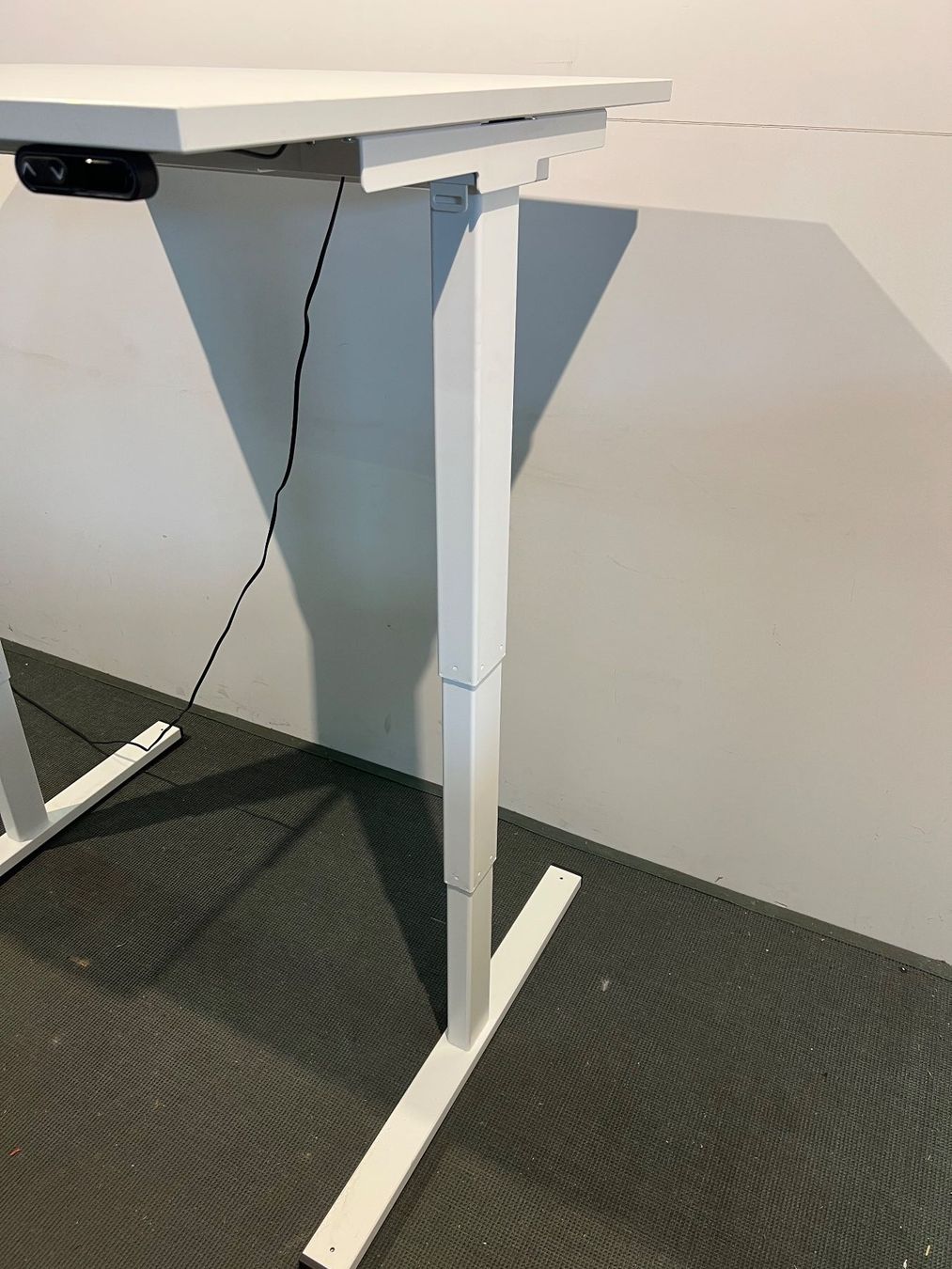 Lista Bureaux: 042 LISTA OFFICE elektr. Sitz-/Stehtisch – D'occasion à Wangen an der Aare par TBYN 5