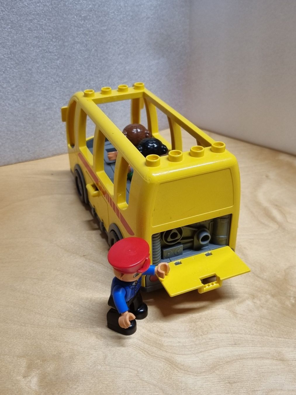 Lego Kit di costruzioni: LEGO Duplo Schulbus – Usato da Basadingen venduto da tot_59zf 3