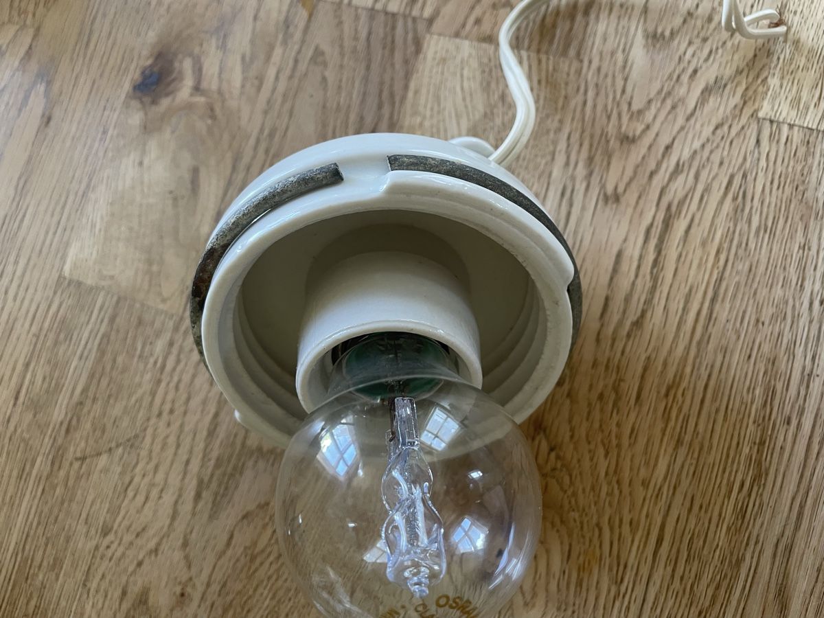 Lampade: Antike Stalllampe  – Usato da Flawil venduto da Naphtali 2