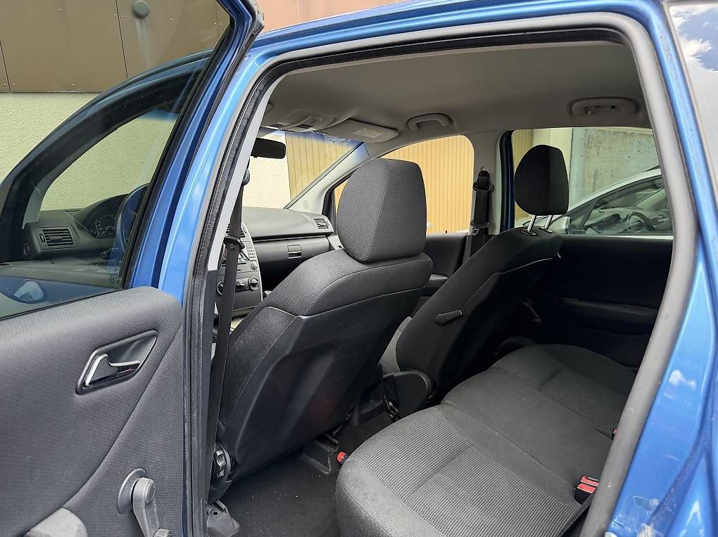 Autos: Mercedes A150 – D'occasion à Dübendorf par Luis-330 2
