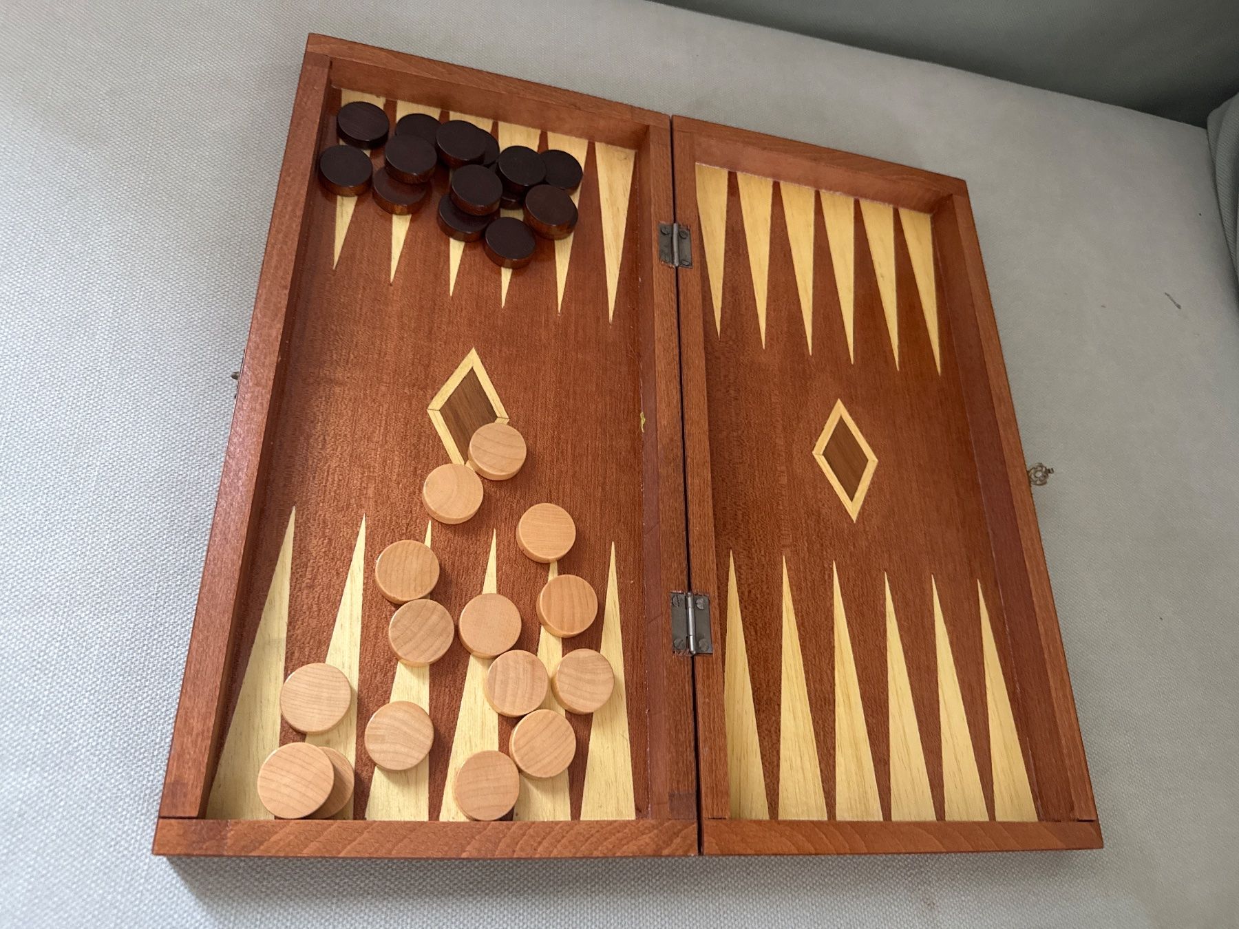 Spiele: Backgammon Spiel aus Holz – Gebraucht aus Winterthur von chr_flk8