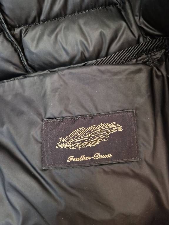 Giacche: Daunenjacke Massimo Dutti (Grösse M) – Usato da Winterthur venduto da TOPM 2