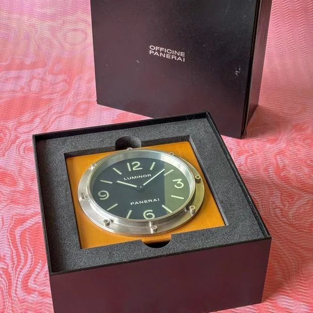 Panerai Montres: Panerai Tischuhr – Neuf avec emballage d'origine à Thalwil par malexx