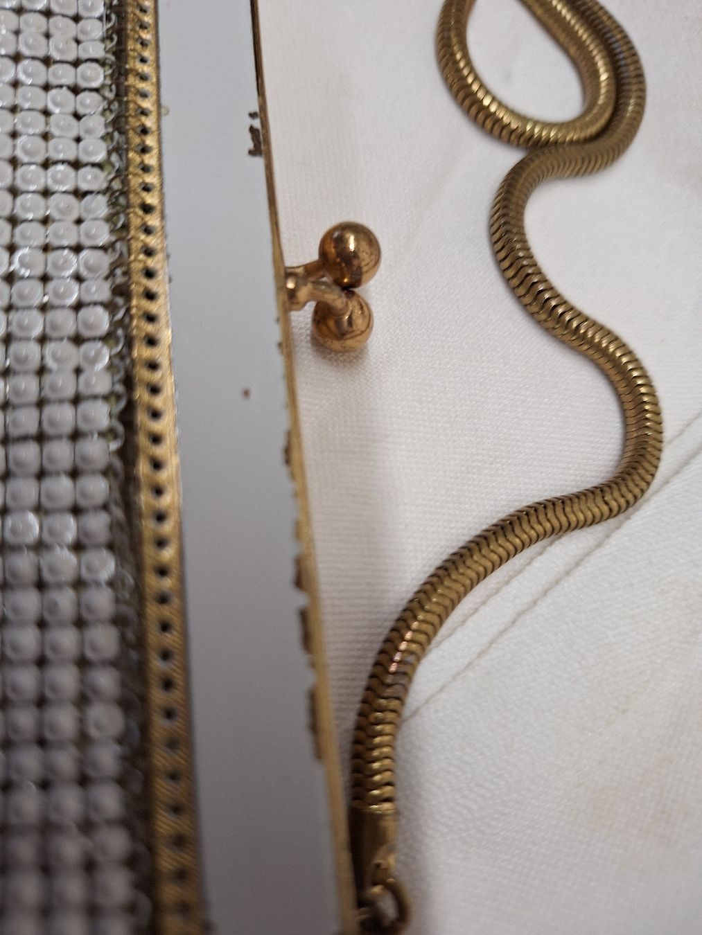 Borse da donna: Antike Metallplätchen Tasche von 1920 – Usato da Rheinfelden venduto da Cleopatra2000 2