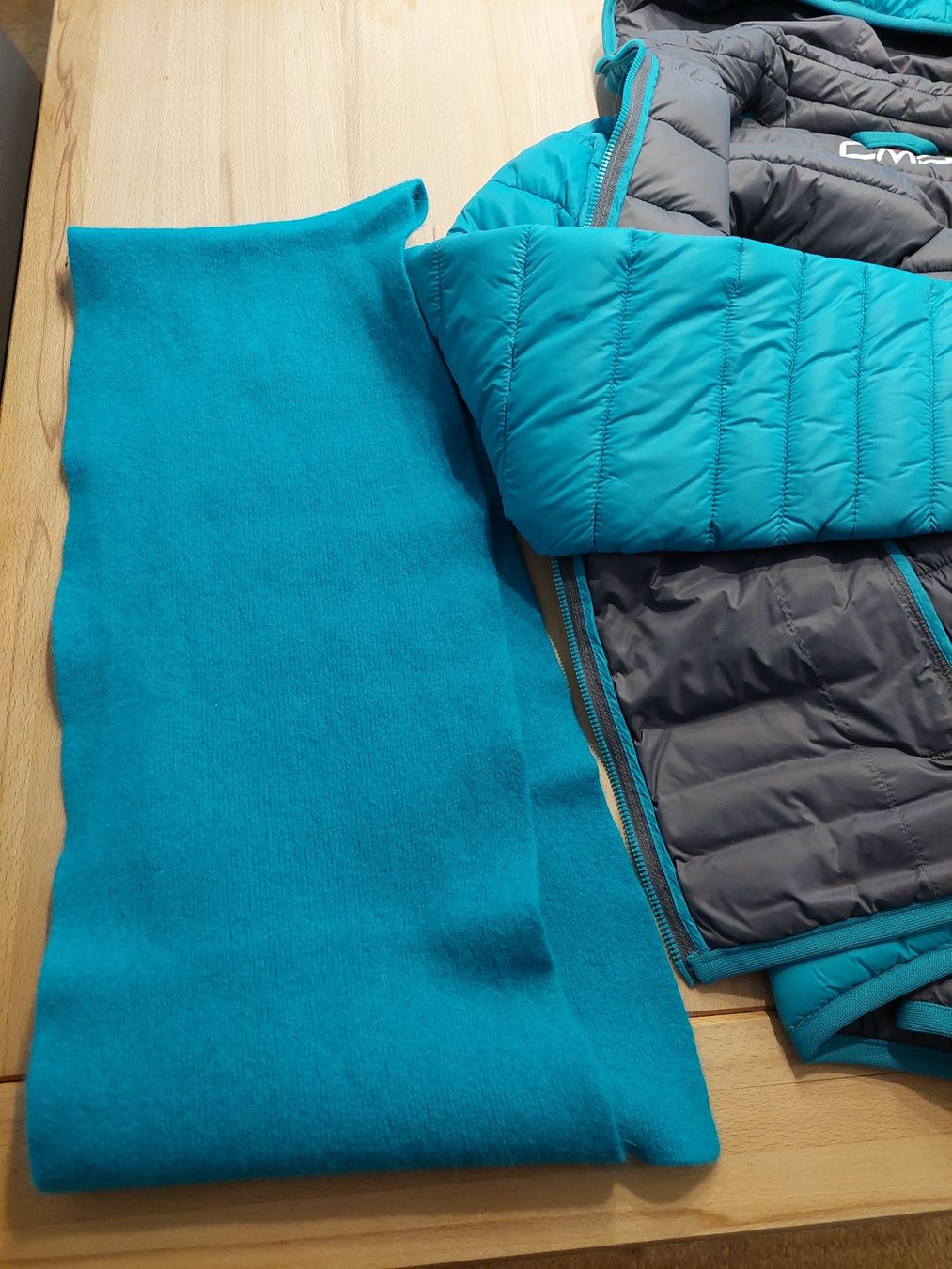 CMP Giacche: Leichte Steppjacke mit passendem Wollschal – Usato da Thusis venduto da giacia 2