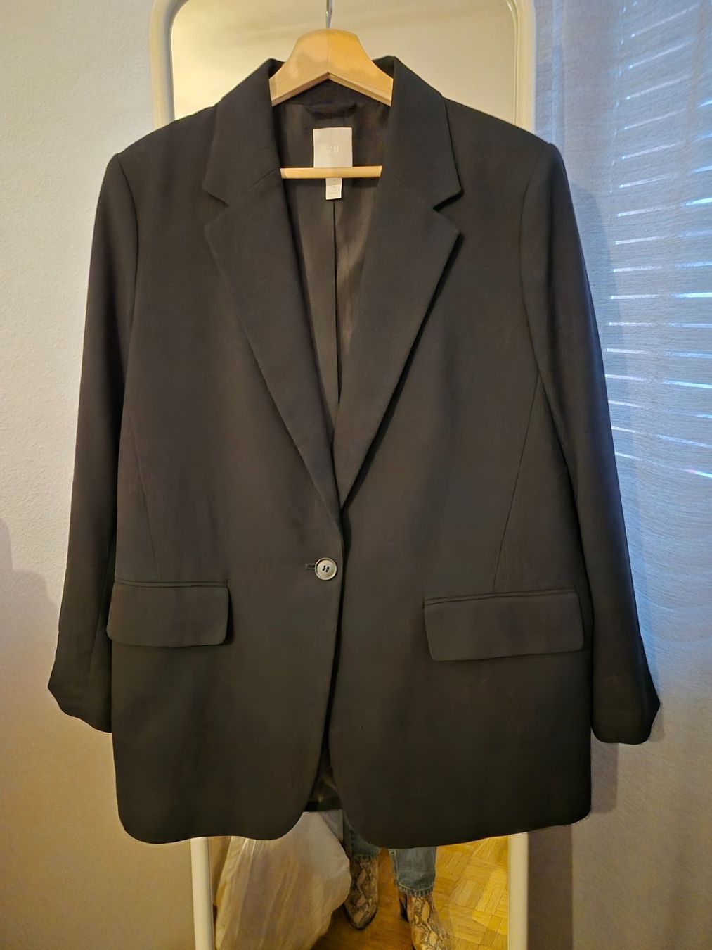 H&M Jacken: Black Oversized Blazer H&M – Gebraucht aus Genève von ana_jg9h