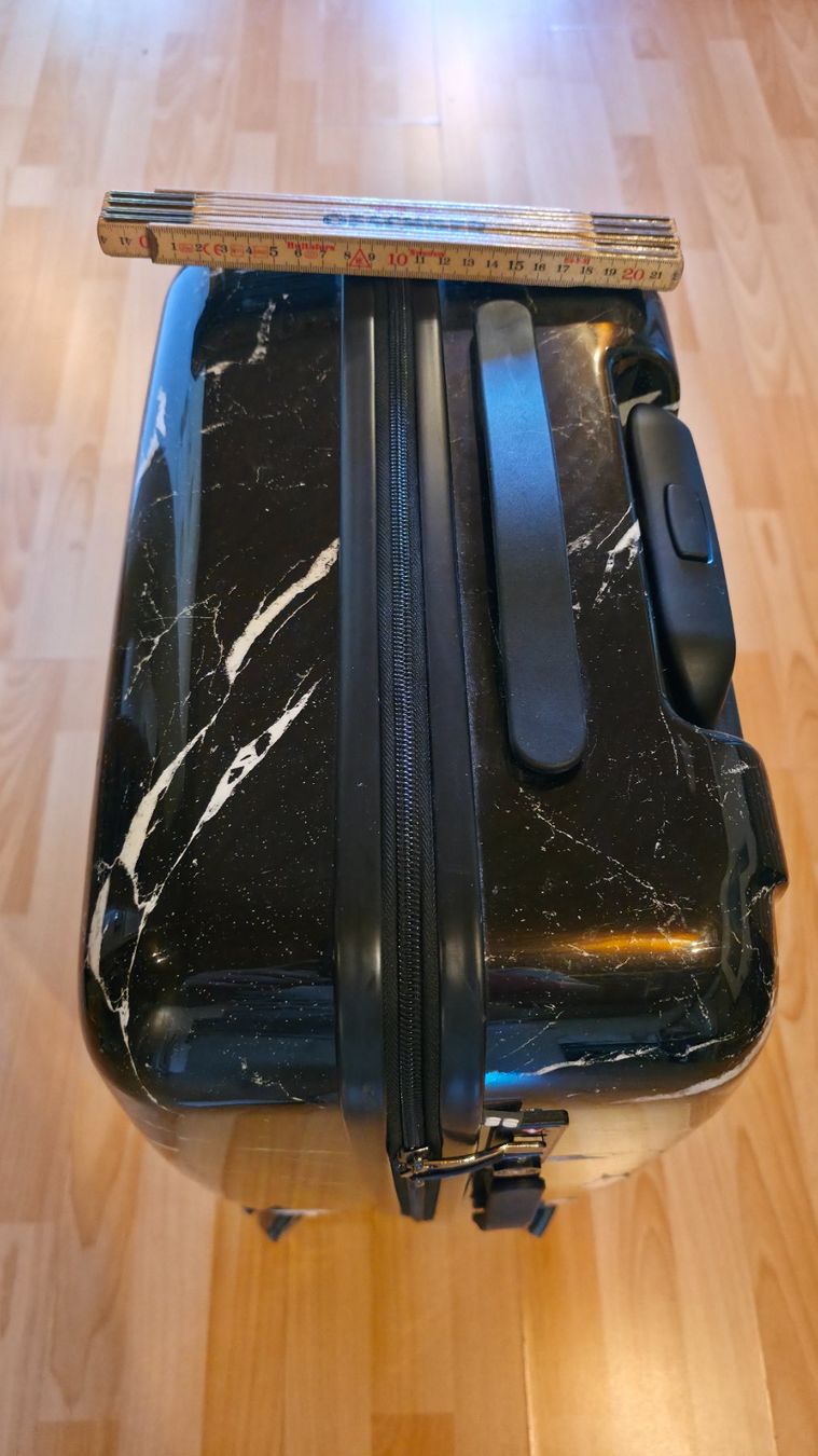 Reisekoffer: Koffer / Rolli / Kunststoff, Schwarz-Weiss, Marmor-Optik – Gebraucht aus Sirnach von TheMrFreeman 5