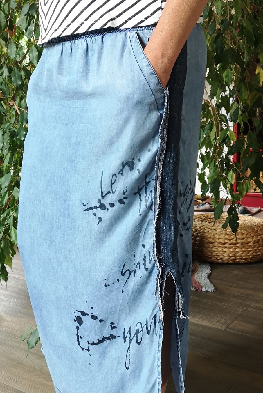 Jupes: Jupe en jean originale et confortable, taille L – D'occasion à Fresens par nat_n8xd 2