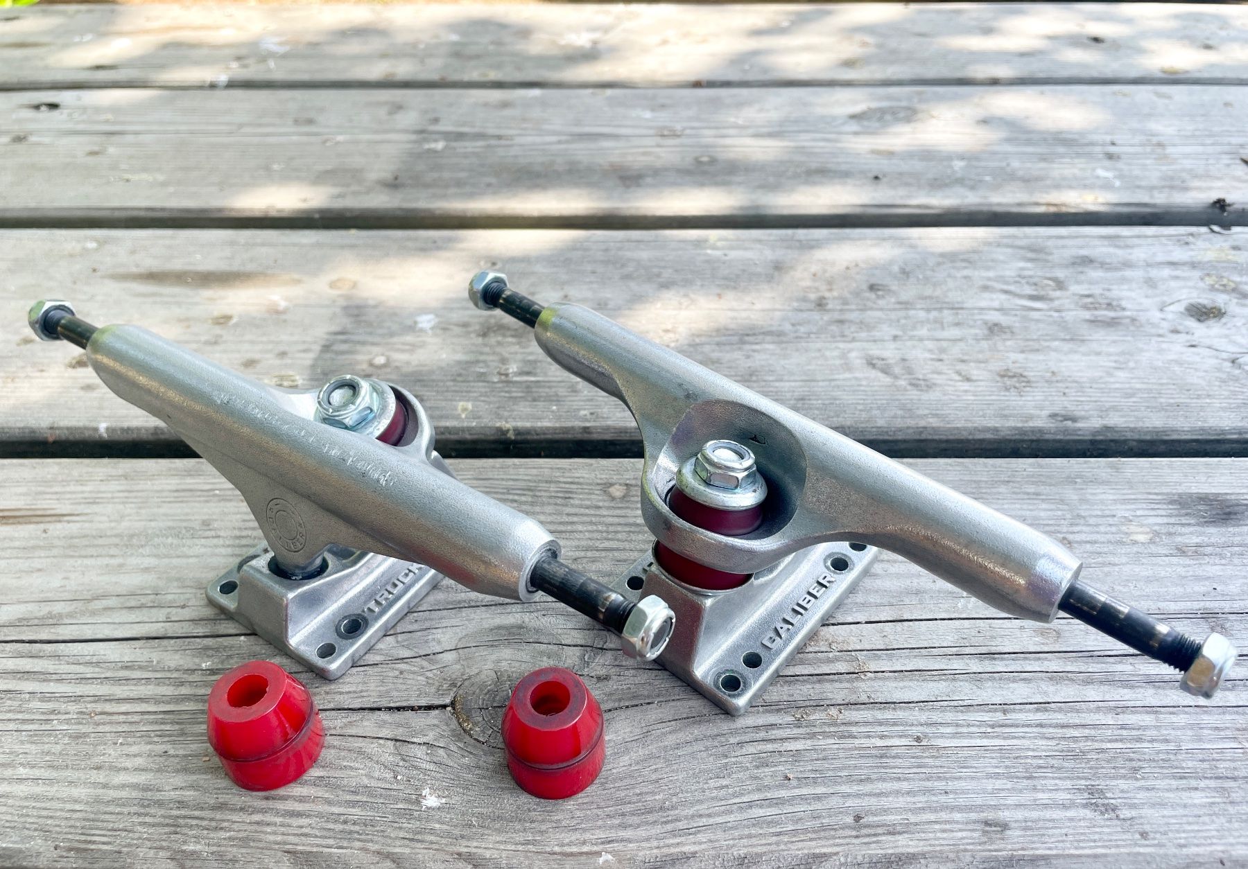 Skateboards: Trucks Caliber Standard Raw 9" – D'occasion à Romanel-s-Lausanne par Maina5