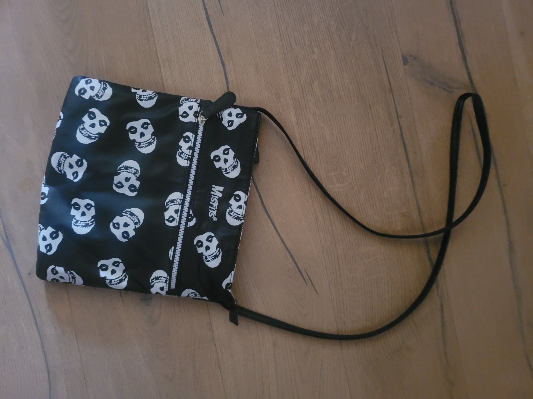 Borse da donna: Misfits ironfist Tasche – Usato da Brienz BE venduto da Zwiback20