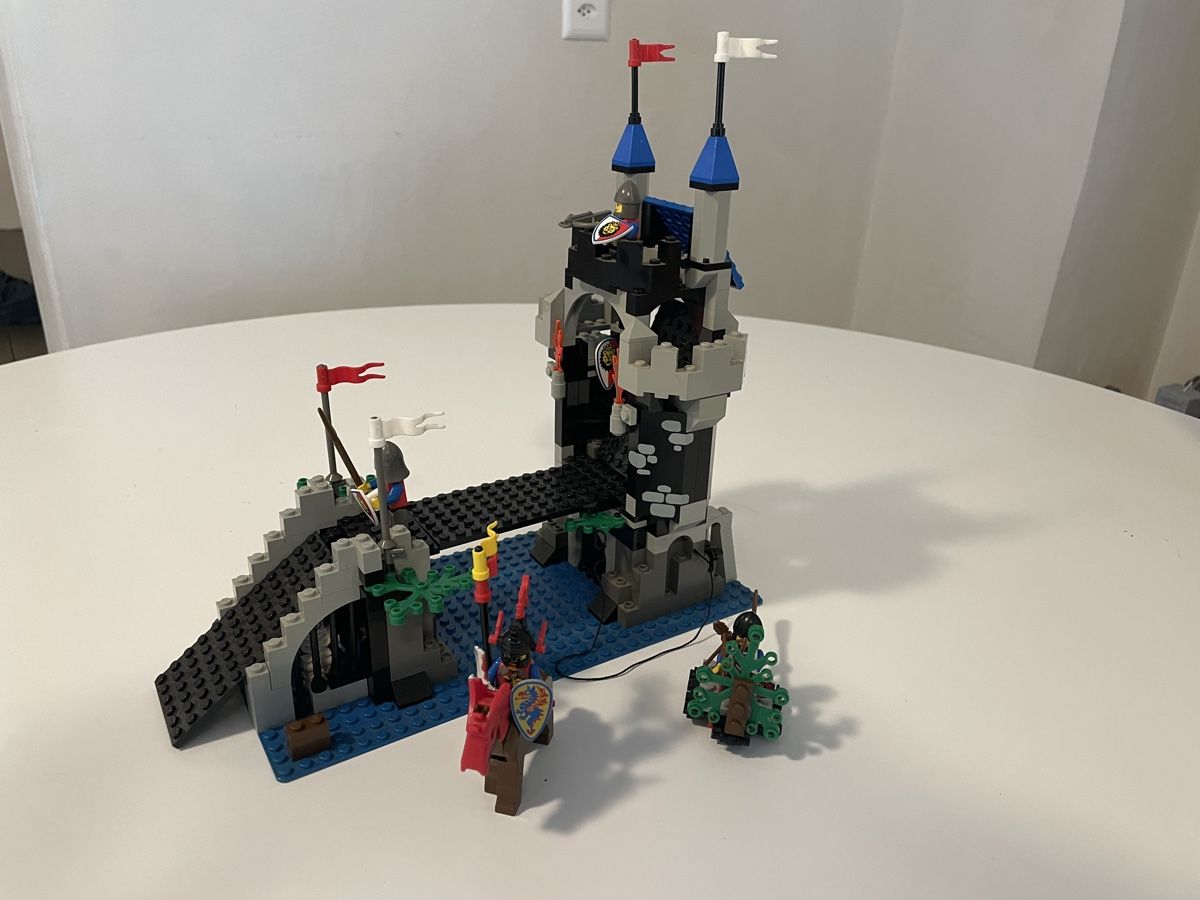 Lego Spielzeuge: Lego Castle 6078 Royal Drawbridge – Gebraucht aus Susch von Ascaso