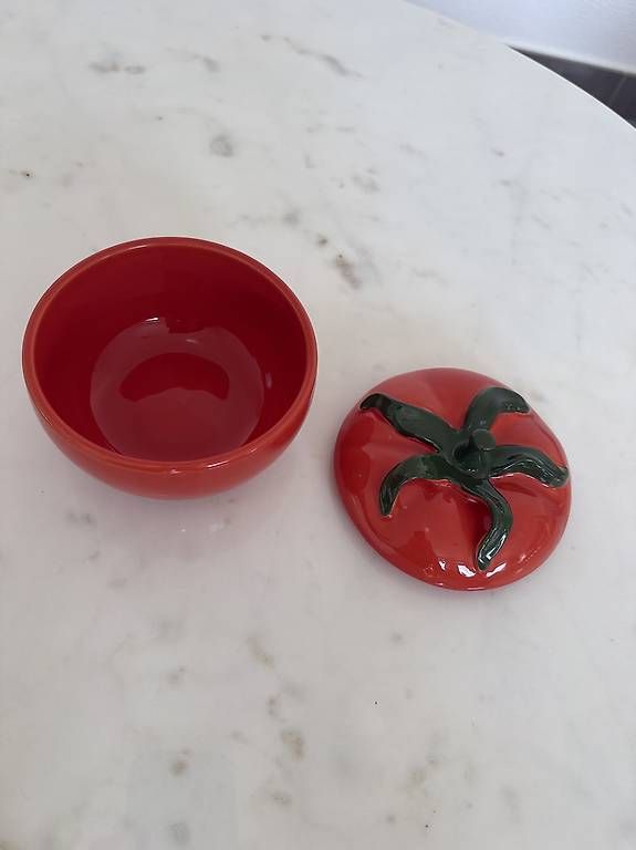 Cucine complete: Pot en forme de tomate – Usato da Conthey venduto da carina.pereira 1
