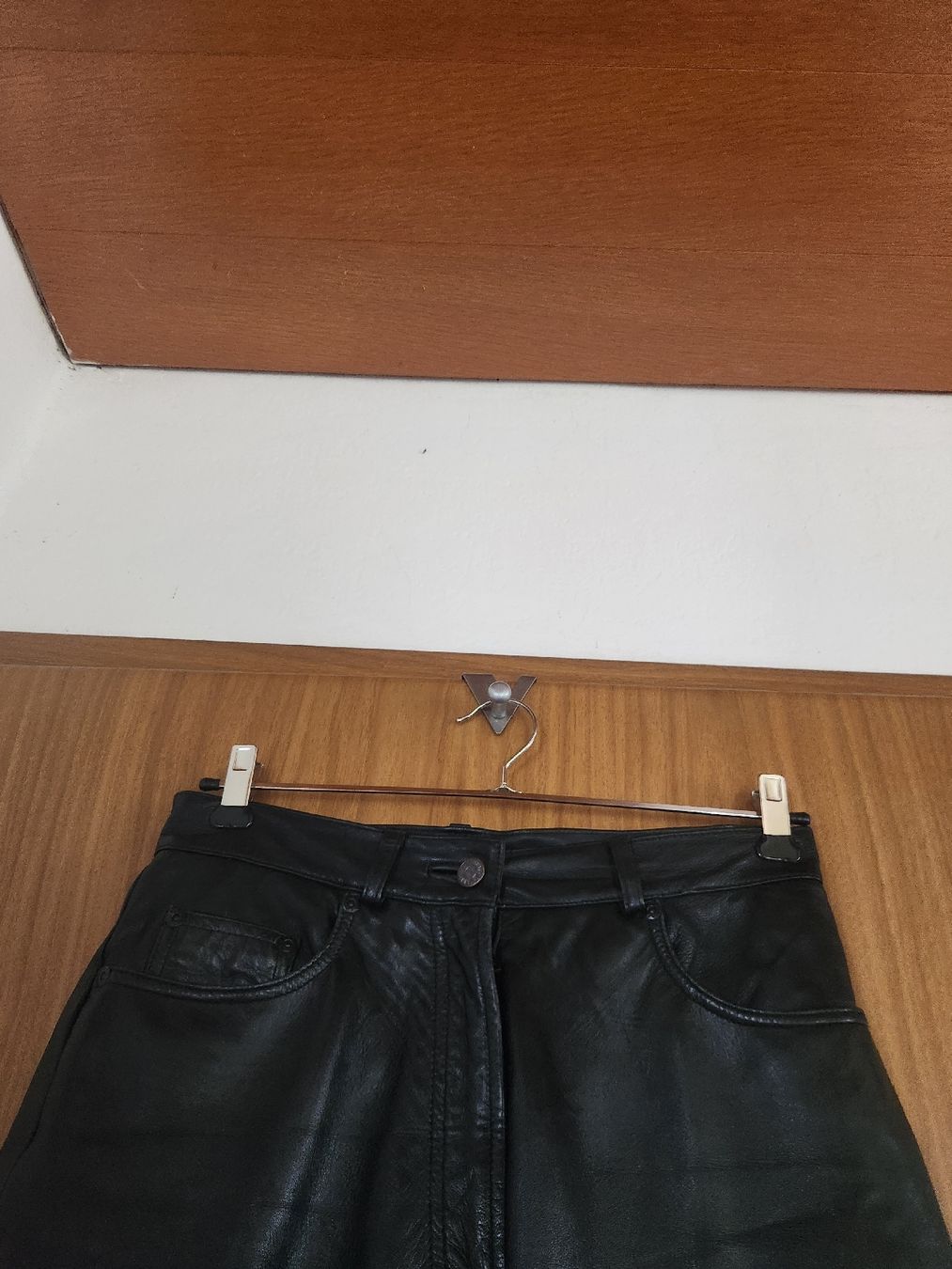 Pantaloni: Pantalon en cuir noir taille 36  – Usato da Niedergösgen venduto da Eva2410 3
