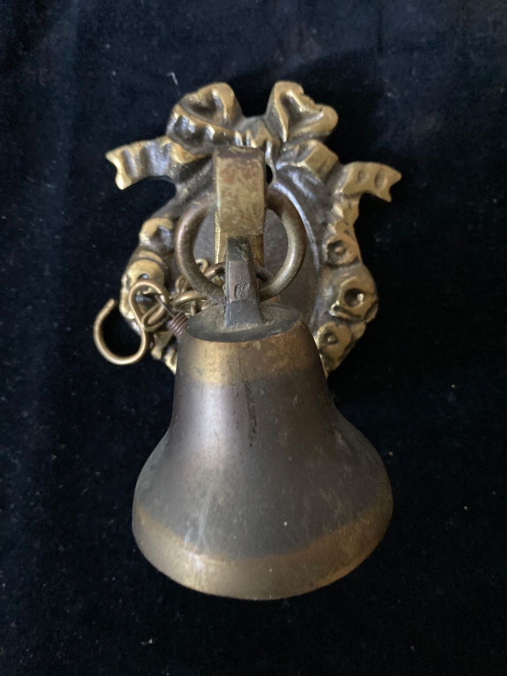 Cloches & sonnailles: Kleine Wand-Glocke aus Messing oder Bronze – D'occasion à Zürich par Chaeffeler