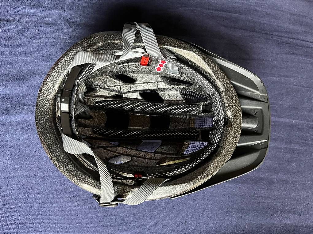 Uvex Caschi: Velohelm UVEX, i-vo cc, Grösse M – Nuovo (secondo la descrizione) da Winterthur venduto da ser_5zxk 2