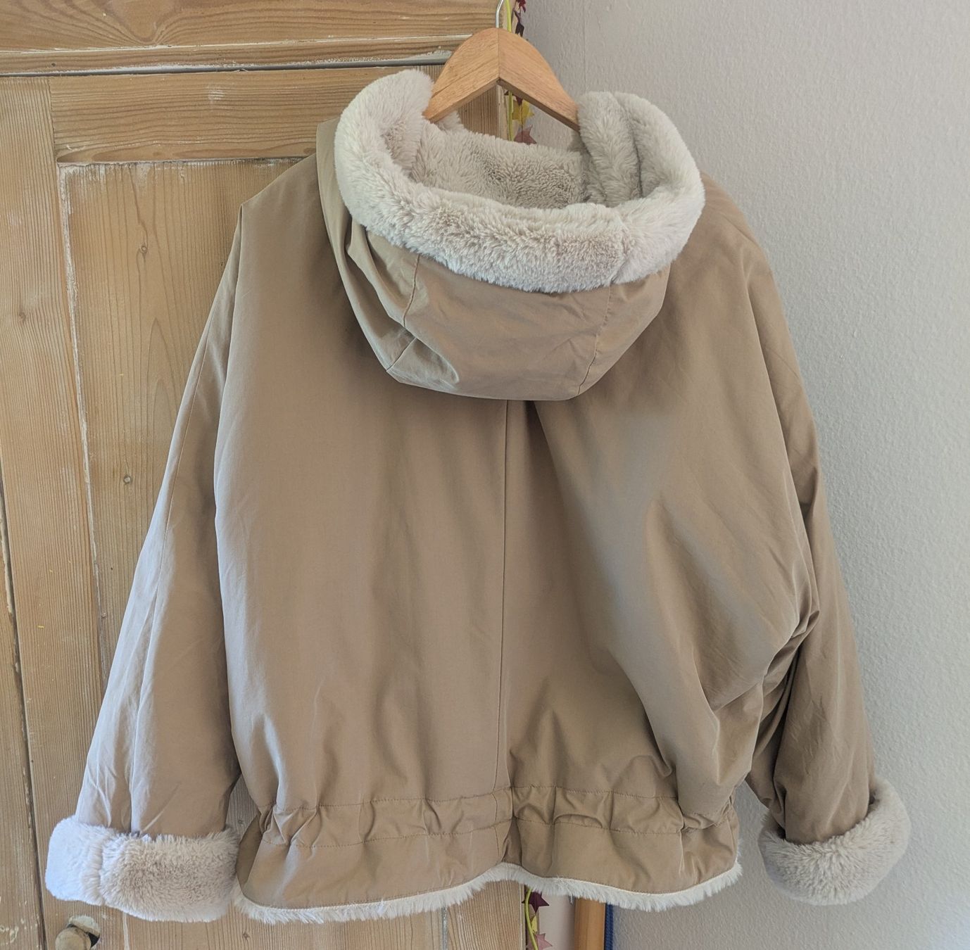 Jacken: Winterjacke aus Kunstfell – Gebraucht aus Dornach von mkh_8yst 1